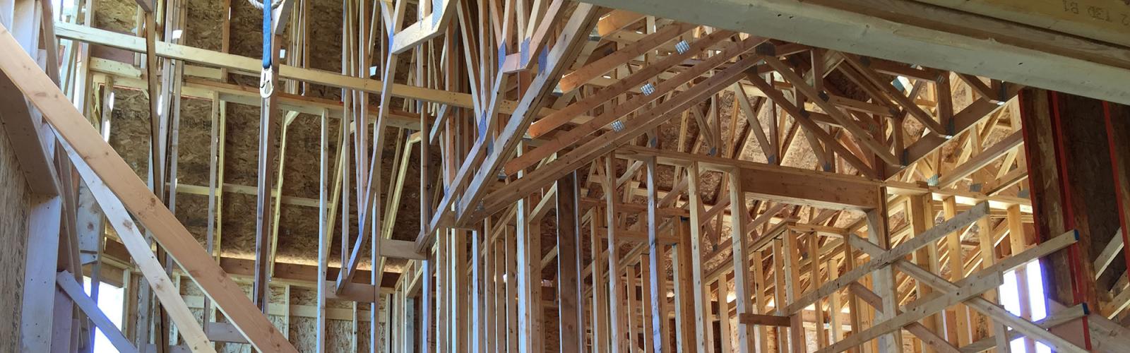Roof trusses and rough framing livingroom wall